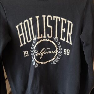 Hollister Men's Black Sweater